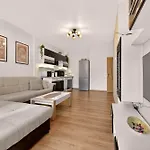 Lazy Days - 1br In Center וארנה