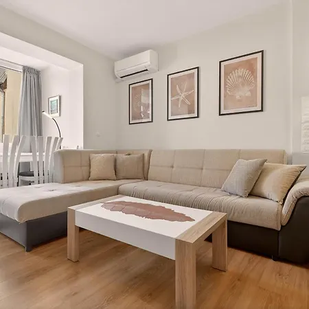 Lazy Days - 1br In Center דירה וארנה